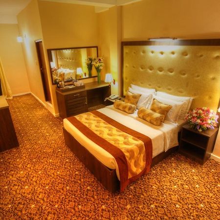 The Queensburry City Hotel Νουβάρα Ελίγια Εξωτερικό φωτογραφία