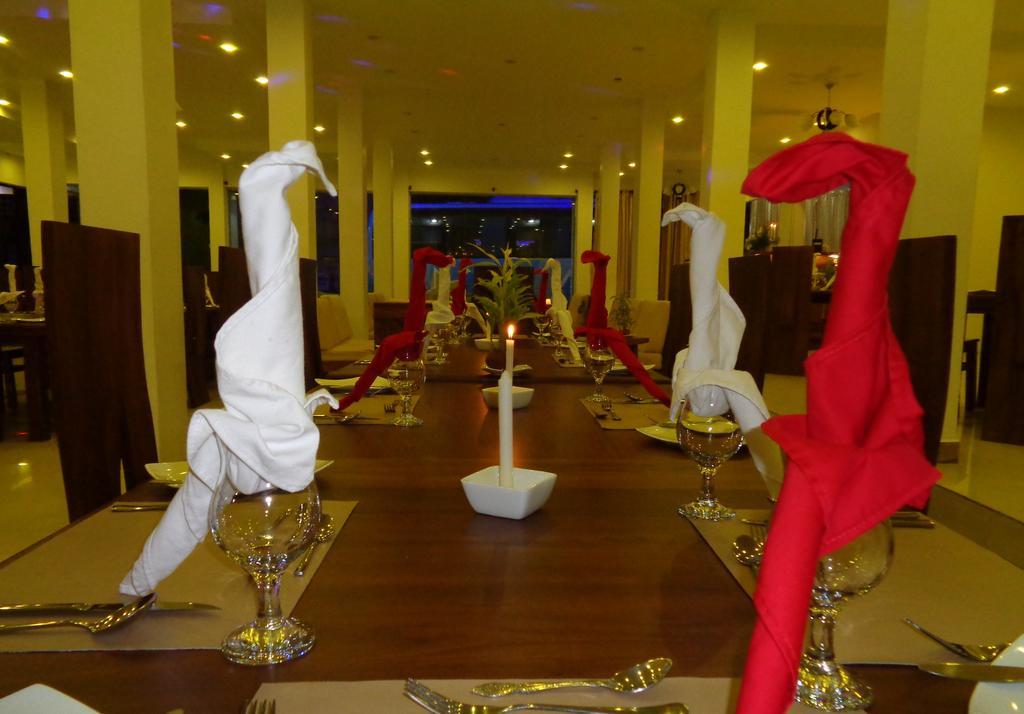The Queensburry City Hotel Νουβάρα Ελίγια Εξωτερικό φωτογραφία