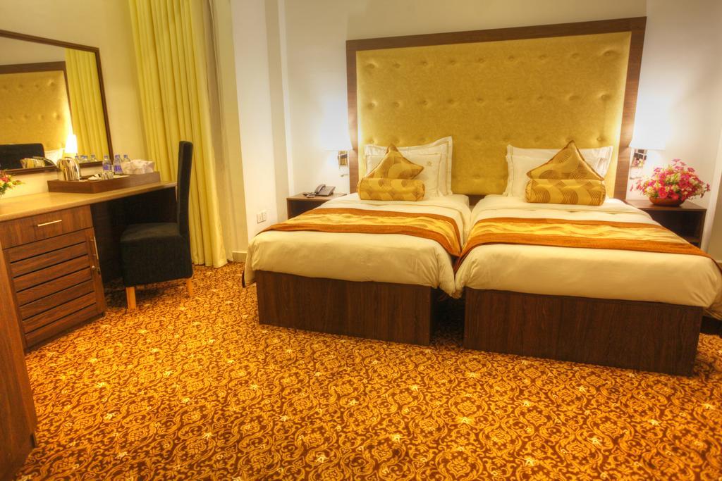 The Queensburry City Hotel Νουβάρα Ελίγια Εξωτερικό φωτογραφία