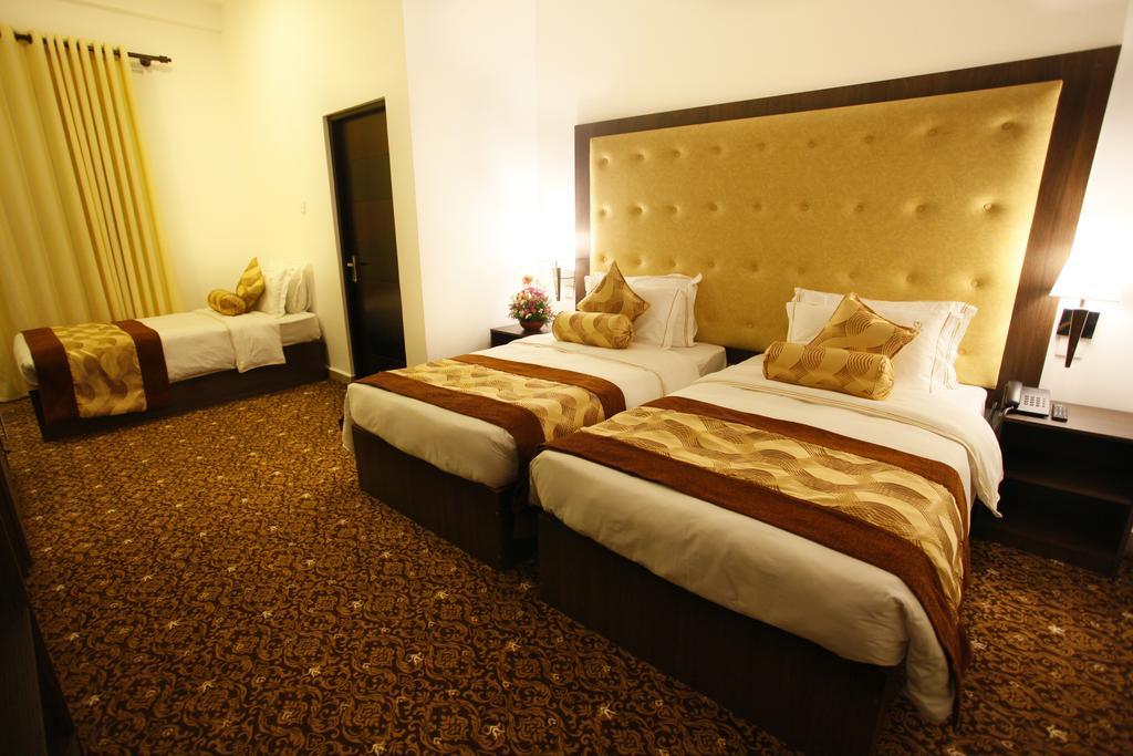 The Queensburry City Hotel Νουβάρα Ελίγια Εξωτερικό φωτογραφία